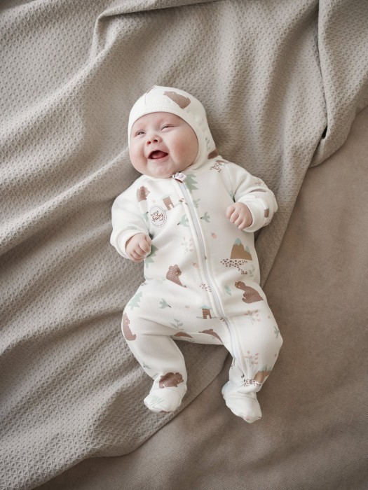 комбинезон с закрытой ножкой "тайга" утепленный 0+ от бренда bungly вид слева