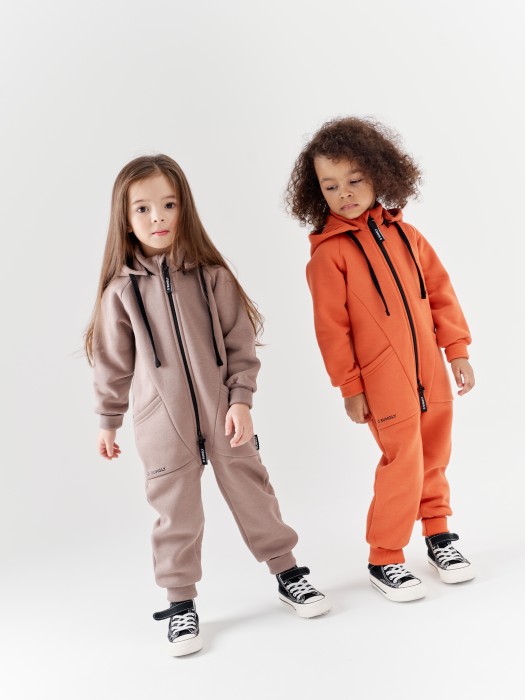 комбинезон-трансформер с клапаном "кокос" утепленный универсального стиля с лицевой стороны