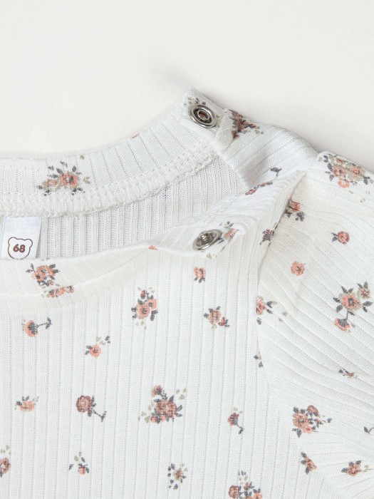 комплект футболка и лосины "розы" из кашкорсе 0+ по цене 1259 руб вид справа