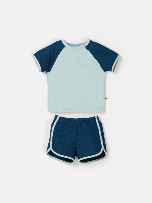комплект футболка и шорты "атлантика" из рифленой ткани 0+ от бренда bungly вид слева