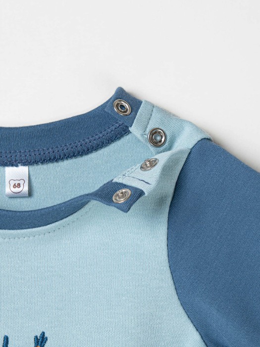 комплект футболка и шорты "небо" с принтом 0+ из россии вид сбоку