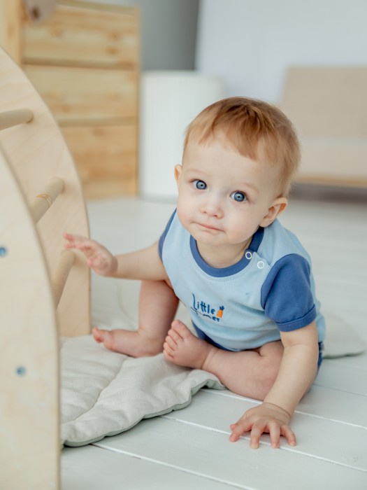 комплект футболка и шорты "небо" с принтом 0+ из проверенных материалов спереди