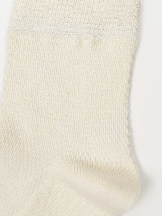 Товар молочного цвета с внутренней стороны