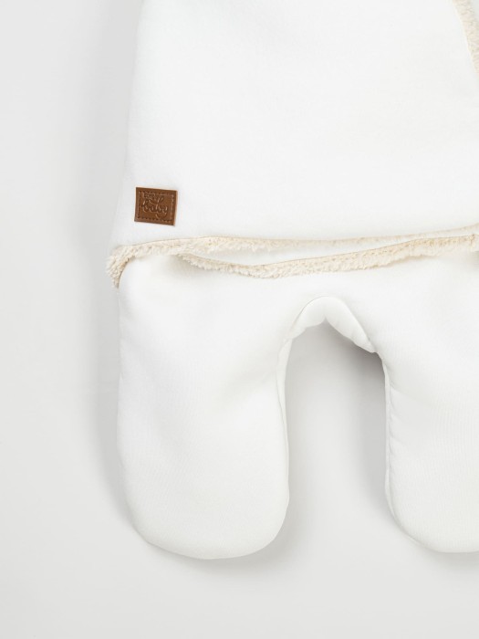 конверт-звездочка "молоко" с прорезями для ремней безопасности 0+ из россии вид сбоку