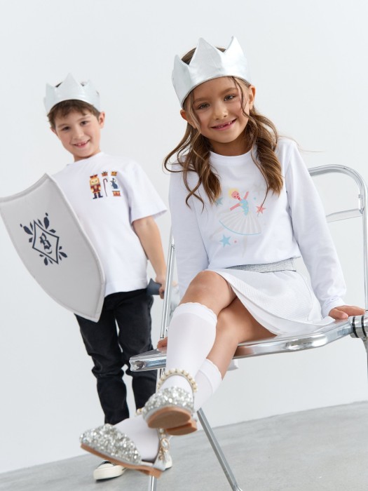 Товар серебряного цвета с внутренней стороны