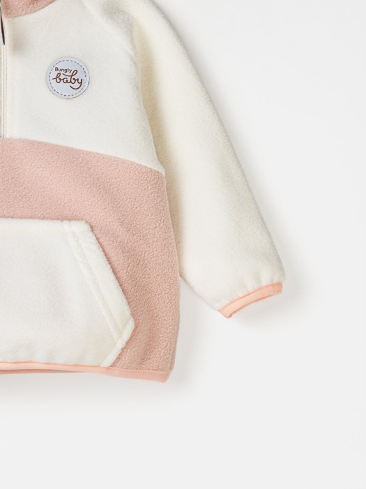 Товар пудрового цвета с внутренней стороны