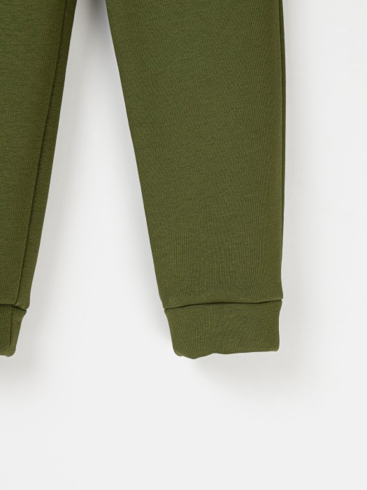 костюм "хаки" утепленный повседневного стиля с лицевой стороны