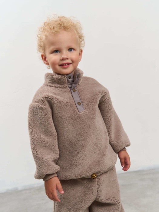 костюм меховой "мокко" 0+ от бренда bungly вид слева