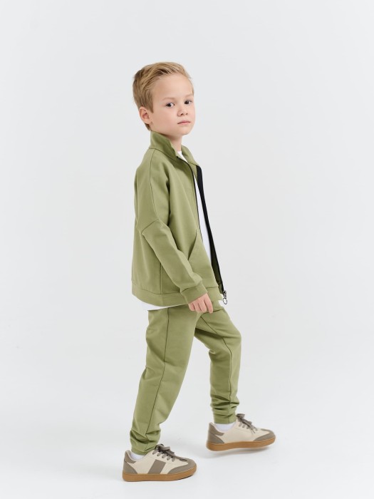 Товар оливкового цвета с внутренней стороны