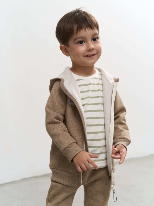 костюм с толстовкой "халва" утепленный 0+ активного стиля с лицевой стороны