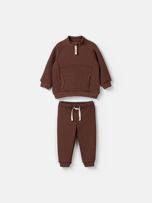 костюм "шоколад" утепленный без начеса 0+ от бренда bungly вид слева