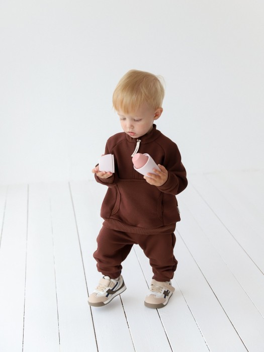 костюм "шоколад" утепленный без начеса 0+ из проверенных материалов спереди