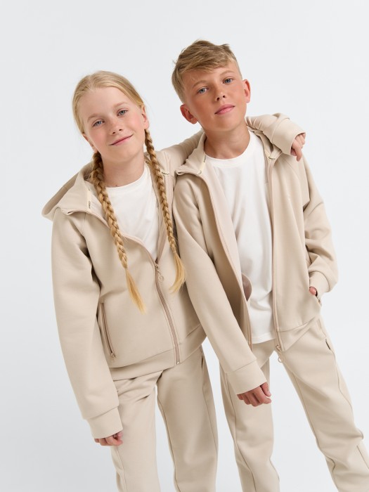 костюм спортивный "беж" 7+ от бренда bungly вид слева