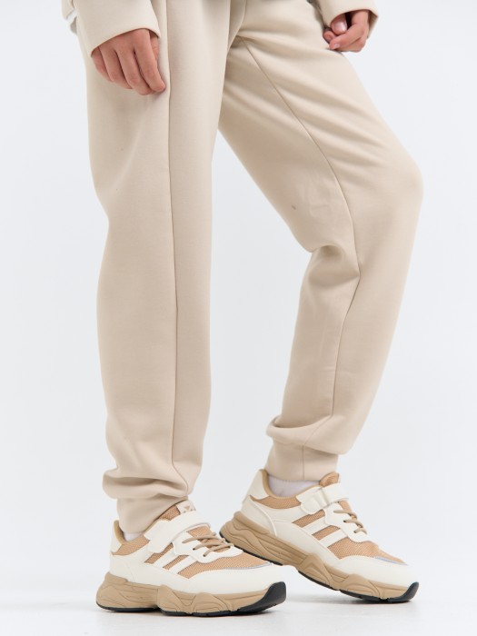 кроссовки "тофу" от бренда bungly вид слева