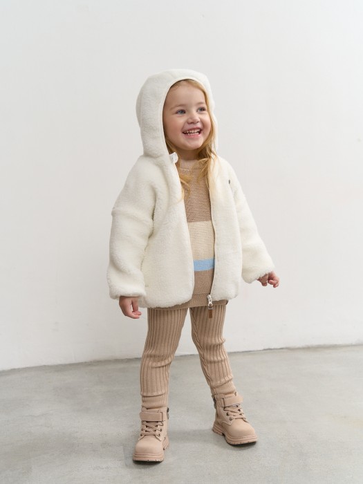 куртка меховая "молоко" 0+ универсального стиля с лицевой стороны