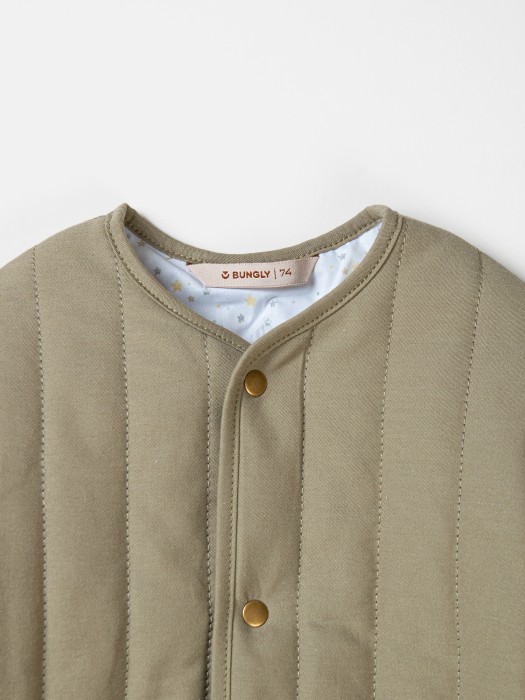 куртка стеганая на кнопках "олива" 0+ по цене 3399 руб вид справа