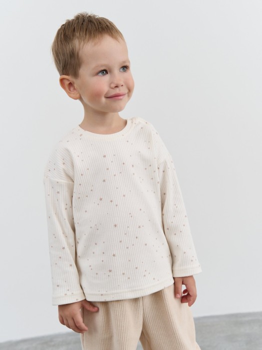 лонгслив "бежевые звезды" в рубчик 0+ от бренда bungly вид слева