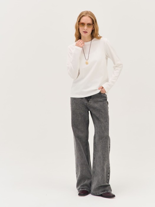 Товар молочного цвета с внутренней стороны