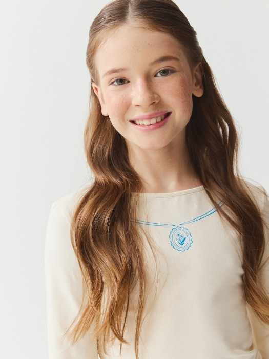 лонгслив "медальон" 7+ из россии вид сбоку