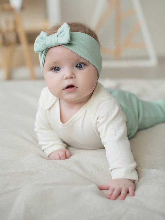 Товар молочного цвета с внутренней стороны