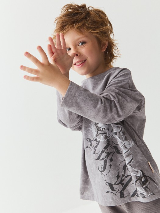 лонгслив оверсайз "арлекино" из россии вид сбоку