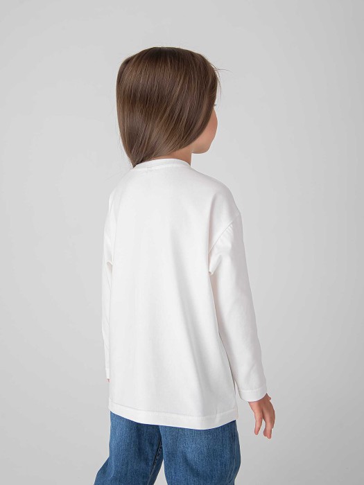 лонгслив оверсайз "молоко" из россии вид сбоку