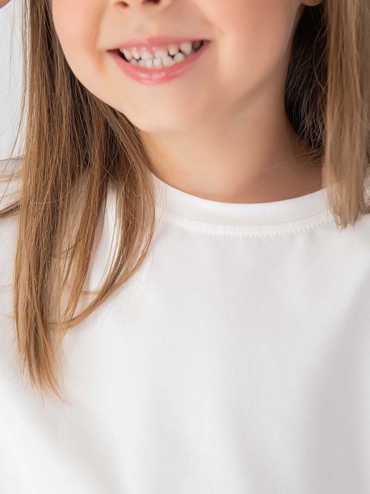 Товар молочного цвета с внутренней стороны