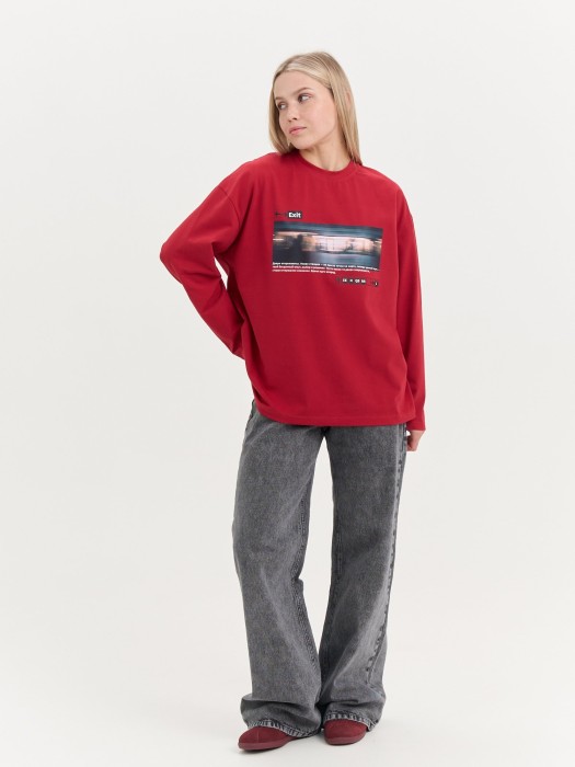 лонгслив оверсайз с велюровым эффектом "брусника" женский от бренда bungly вид слева