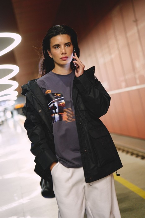 Товар графитового цвета с внутренней стороны