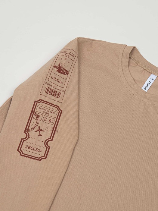 лонгслив "песок" с принтом 7+ из россии вид сбоку