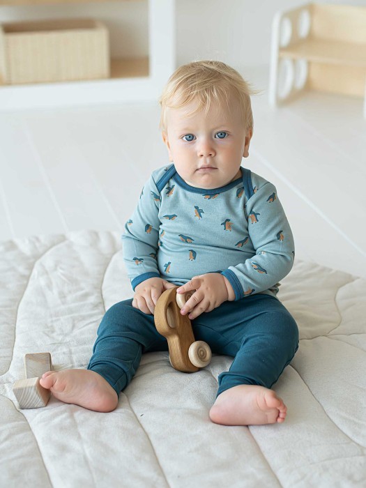 лонгслив "пингвин" 0+ от бренда bungly вид слева