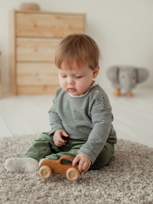 лонгслив "полоска графит" с начесом 0+ повседневного стиля с лицевой стороны