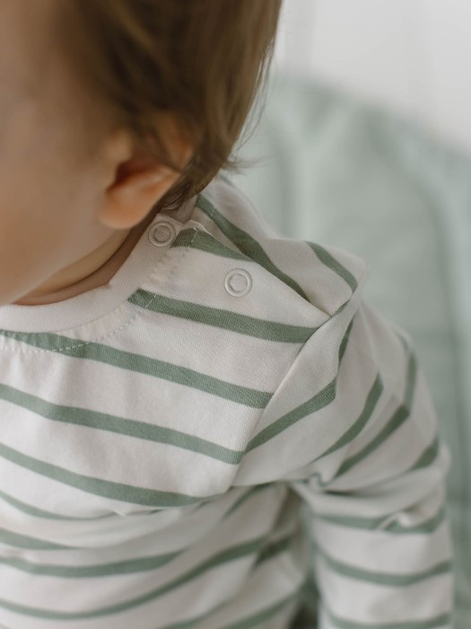 лонгслив "полоска олива" 0+ повседневного стиля с лицевой стороны
