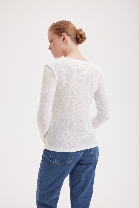 лонгслив slim fit "белый" женский из проверенных материалов спереди