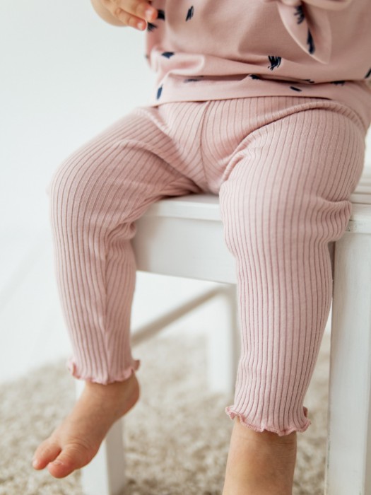 лосины с волнистым краем "дымчатая роза" из кашкорсе 0+ от бренда bungly вид слева