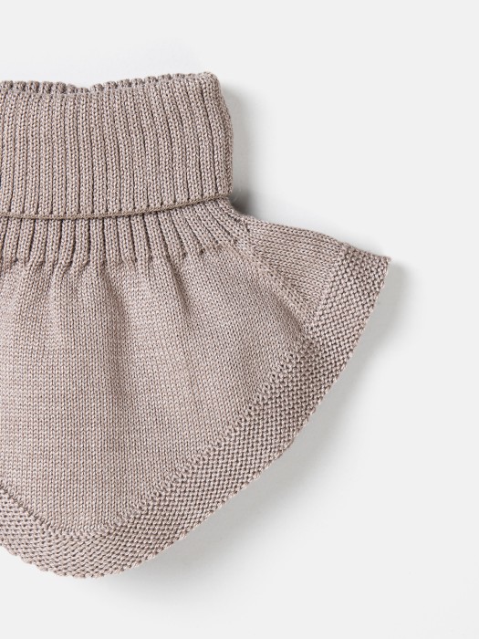 манишка хлопковая "кокос" 0+ от бренда bungly вид слева