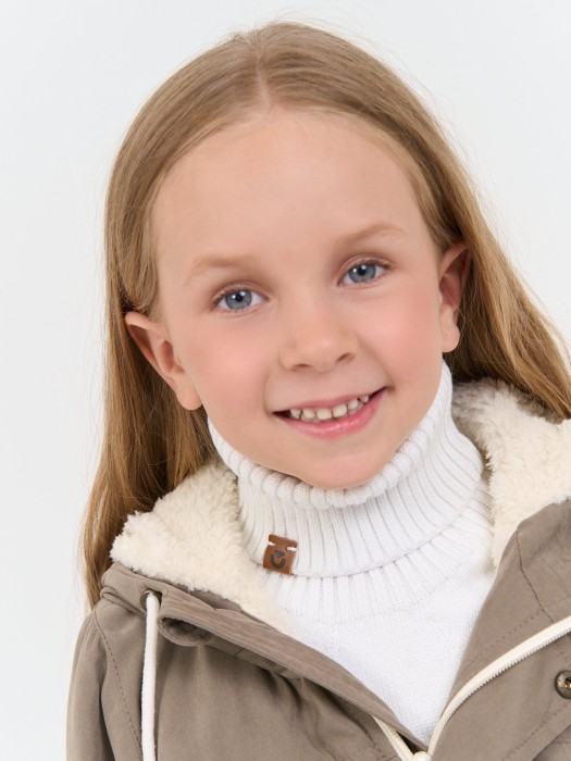 Товар молочного цвета с внутренней стороны