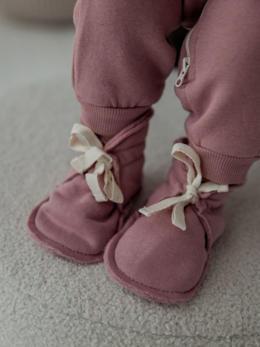 моксы "дымчатая роза" утепленные 0+ от бренда bungly вид слева