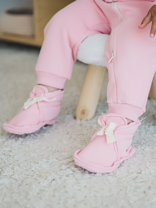 моксы "роза" утепленные 0+ от бренда bungly вид слева