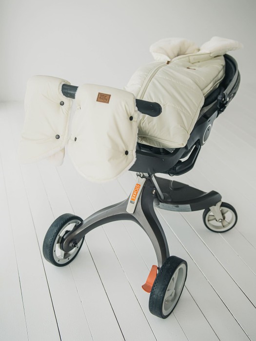 муфты-варежки "тофу" 0+ от бренда bungly вид слева