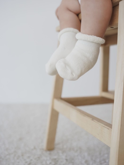 носки махровые "молоко" 0+ от бренда bungly вид слева