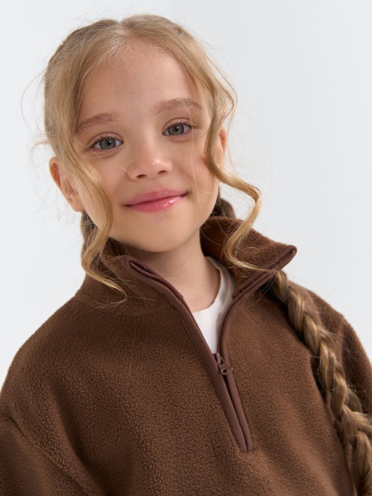 олимпийка "шоколад" утепленная по цене 2239 руб вид справа