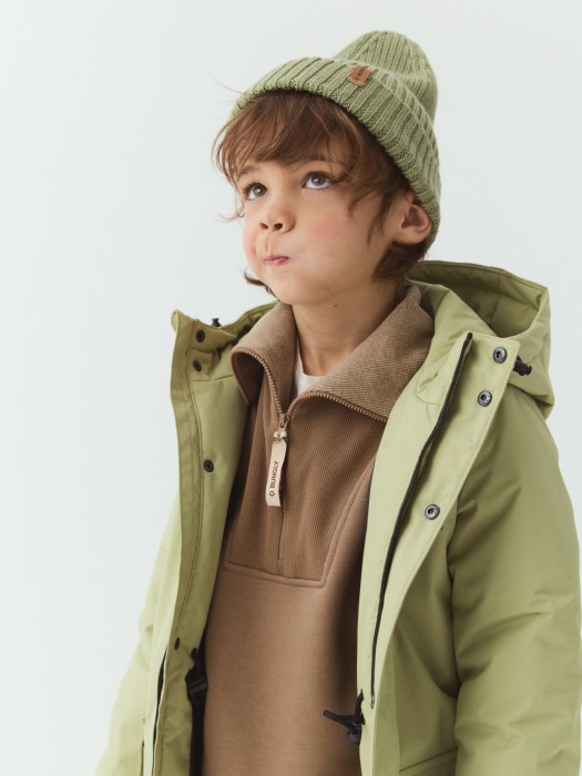 парка демисезонная "фисташка" классического стиля с лицевой стороны