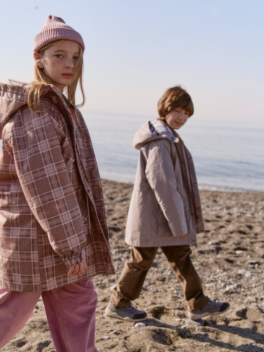 парка демисезонная "клетка" 7+ универсального стиля с лицевой стороны