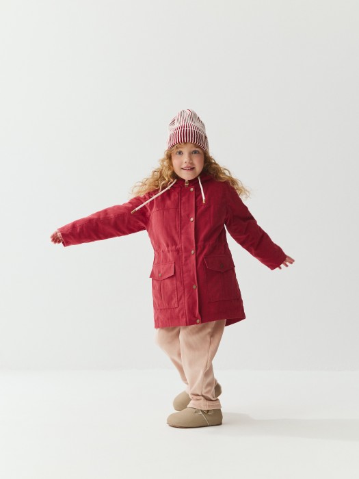 парка демисезонная на меху "клюква" от бренда bungly вид слева