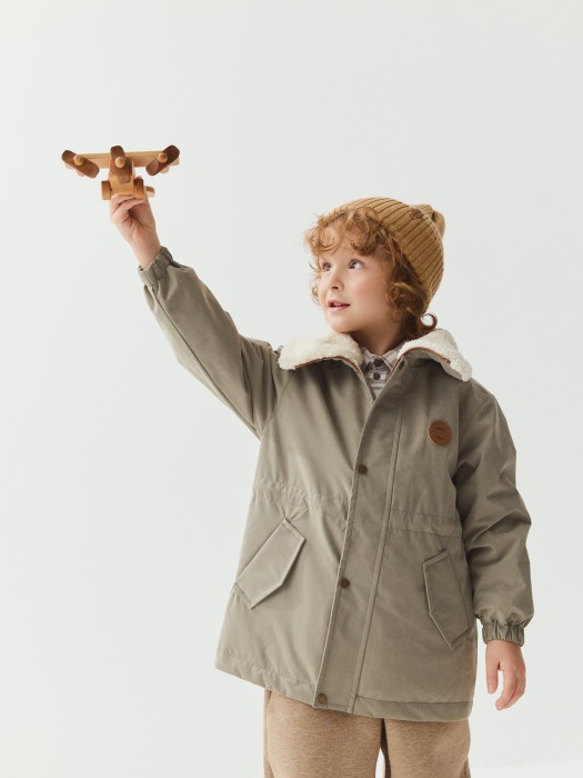 парка демисезонная с меховым воротником "ельник" фотография