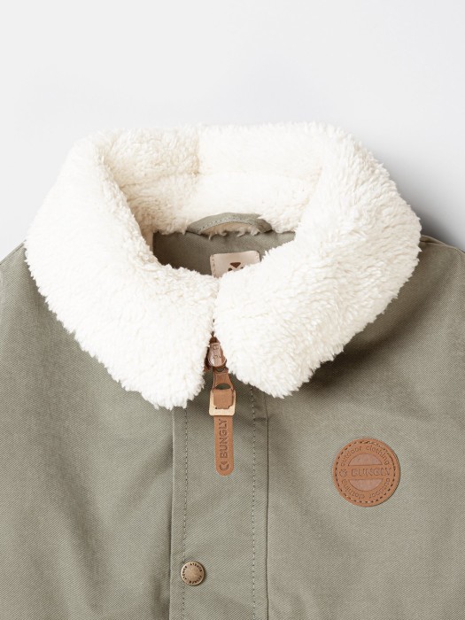 парка демисезонная с меховым воротником "ельник" из россии вид сбоку