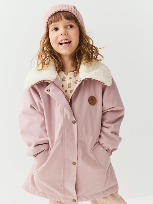 парка демисезонная с меховым воротником "зефир" универсального стиля с лицевой стороны