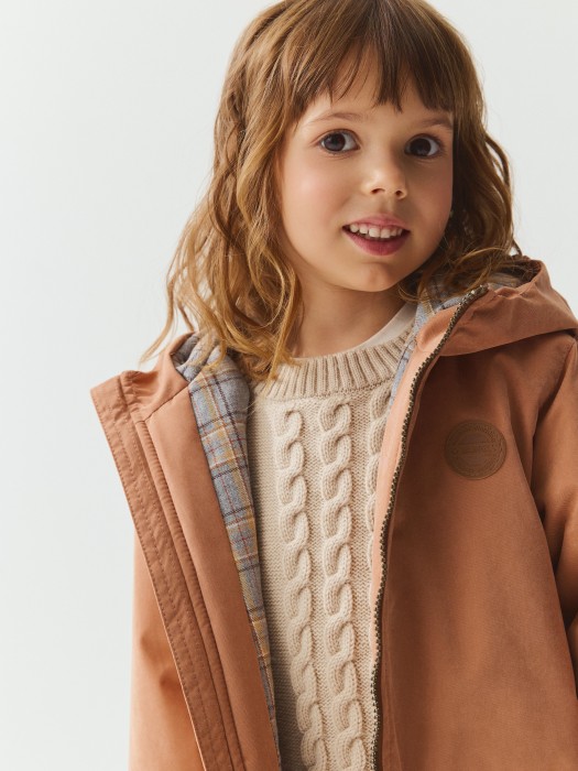 парка демисезонная "щербет" универсального стиля с лицевой стороны