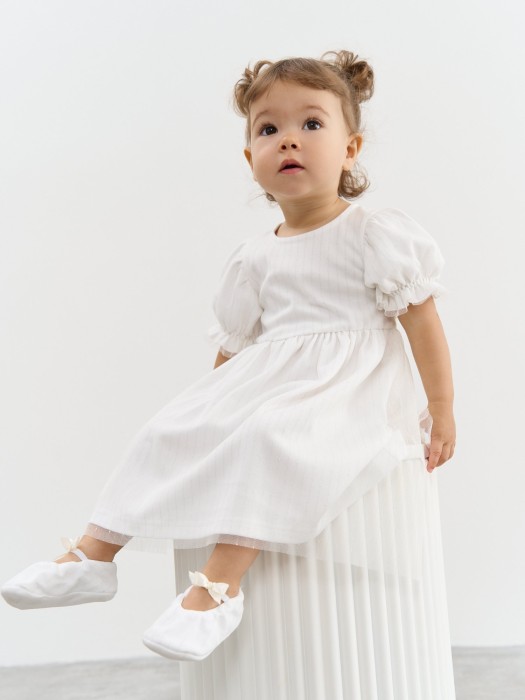 Товар молочного цвета с внутренней стороны